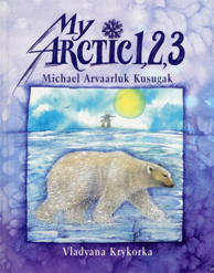 Couverture de livre orne au premier plan d'une image d'ours polaire en train de marcher. En arrire-plan, un oiseau vole dans le ciel; et  l'horizon, on aperoit un inukshuk sous le soleil.
