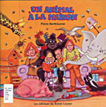 Book Cover: UN ANIMAL À LA MAISON